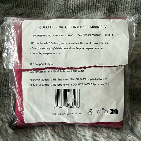 💐VIP GWP💐 Gucci Beauty Floral Compact Mirror - Picture 8 of 9